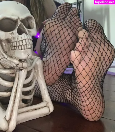 Foot The Bills OnlyFans Thumbnail #bacJLDm0L2