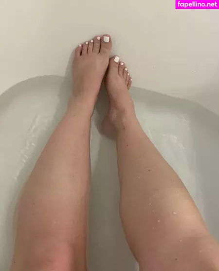 Foot The Bills OnlyFans Thumbnail #j8eJyS7XNa