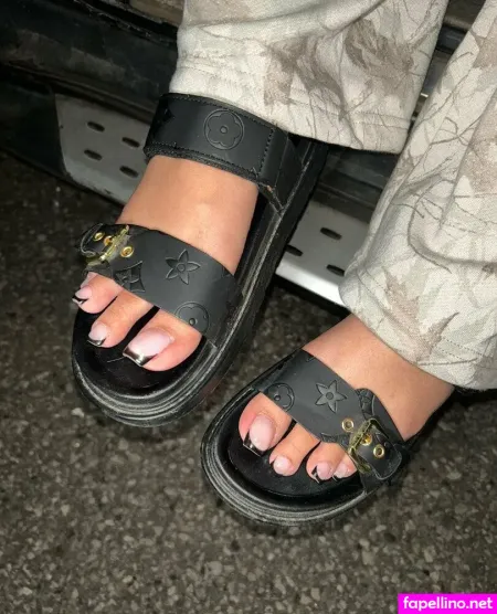 Footbaddieari OnlyFans Thumbnail #0ViOsvdyGh