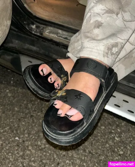 Footbaddieari OnlyFans Thumbnail #bRwq535Uih