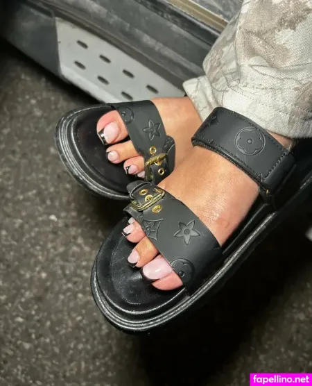 Footbaddieari OnlyFans Thumbnail #j5rMuHSsxj
