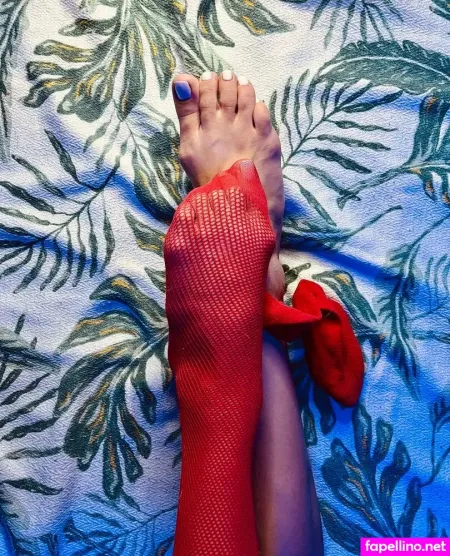 Footfantasy Queen OnlyFans Thumbnail #7qS4zVoPvM