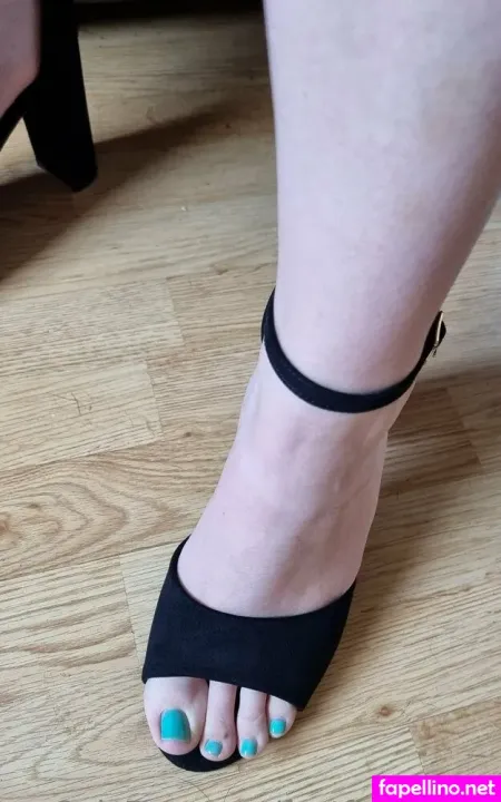 Footfantasy35 OnlyFans Thumbnail #1e3mrLSWHE