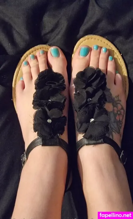 Footfantasy35 OnlyFans Thumbnail #BrBGLUnIYg