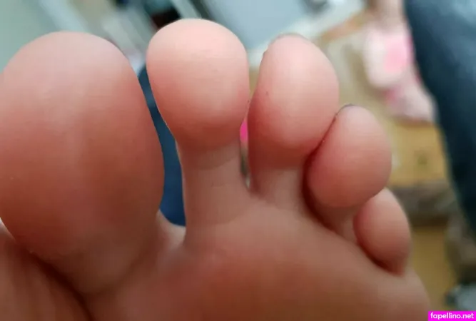 Footfantasy35 OnlyFans Thumbnail #PB6ML1uYo2
