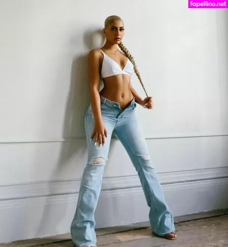 Footfetishfantasyyyy OnlyFans Thumbnail #SniNQxAGQi