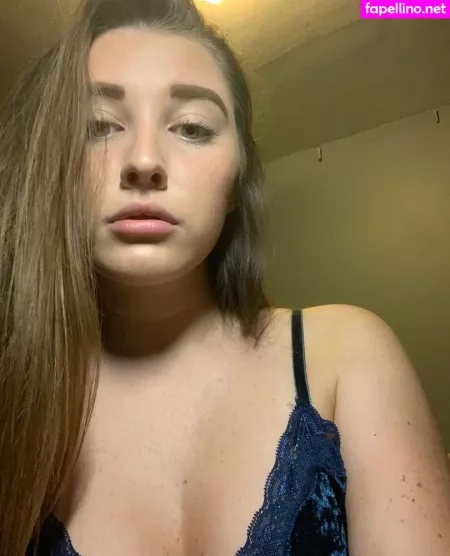 Footgoddesskat OnlyFans Thumbnail #3W5S9CXBAo
