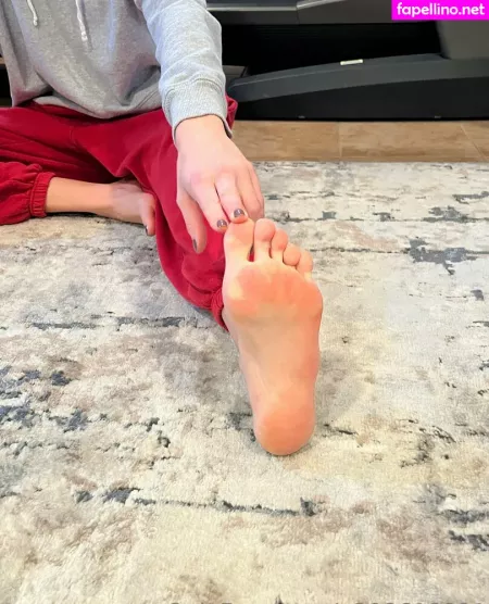 Footgoddessmacie OnlyFans Thumbnail #9myzTkMlig