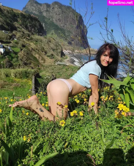 Footjobsqueen OnlyFans Thumbnail #yV5rh1d2sv