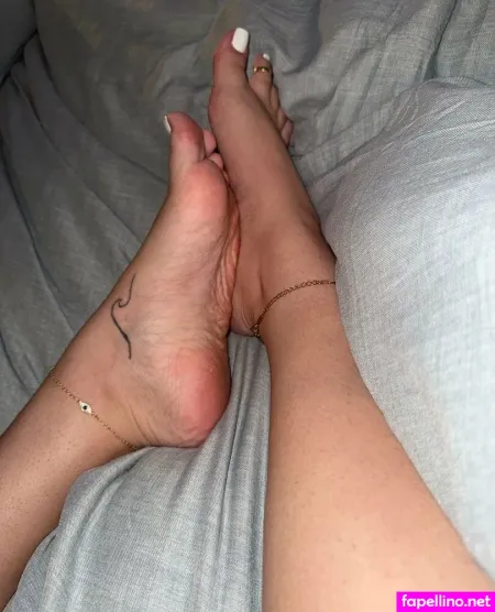 Footmama1622 OnlyFans Thumbnail #0OHY2s3wrC