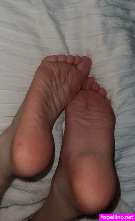 Footmama1622 OnlyFans Thumbnail #4AzIMehlMN