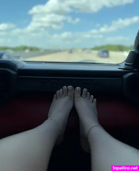 Footmama1622 OnlyFans Thumbnail #KFSrq3YfFN
