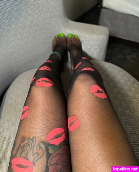 Footmazinggds OnlyFans Thumbnail #v7Oujx0iu8