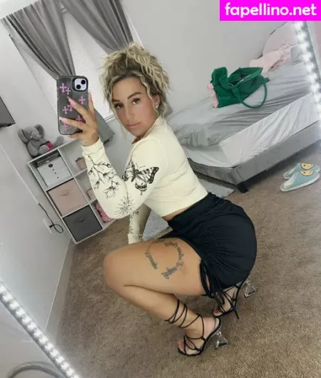 Footmodel96 OnlyFans Thumbnail #jgXEsCtzdi