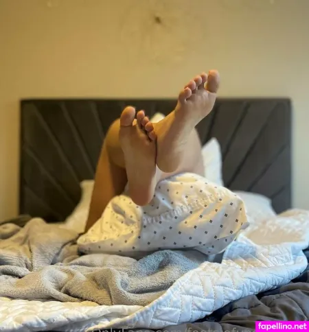 Footsiefunsammie OnlyFans Thumbnail #9TV1BEQhV4