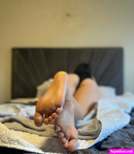 Footsiefunsammie OnlyFans Thumbnail #WOYezTOMmX