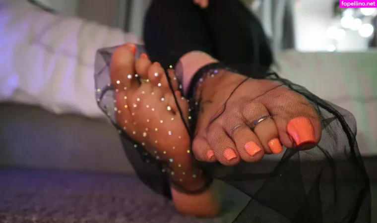 Footsiegalore OnlyFans Thumbnail #DmMN3nTTV9