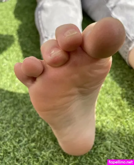 Footsiewithkitty OnlyFans Thumbnail #9NMtBakFB7