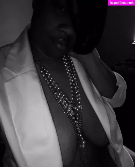 Foreign Luxury OnlyFans Thumbnail #vk19Ox4BFQ