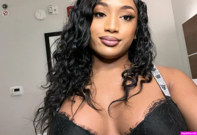 Foreignaiomi OnlyFans Thumbnail #sNjC8iEckE