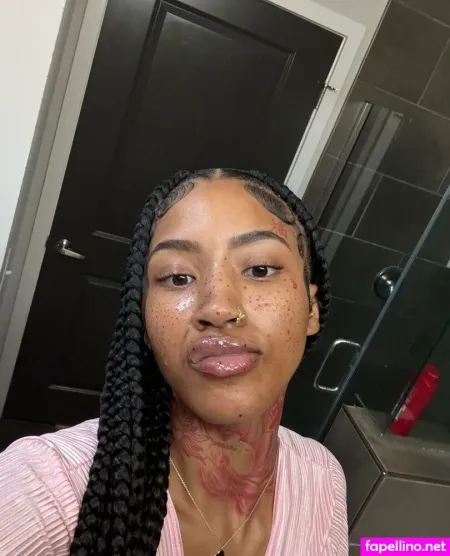 Foreignasianncy OnlyFans Thumbnail #oVfwfSO9wQ
