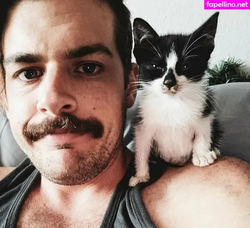 Fosterkittendad OnlyFans Thumbnail #5RQ4Vy45jL