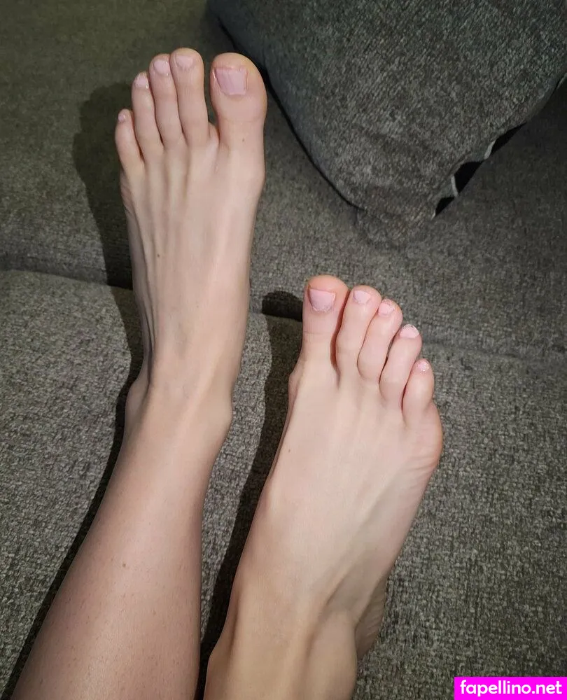 foundherfeet Nude Leaked OnlyFans Photo #0UVu0O2OBJ