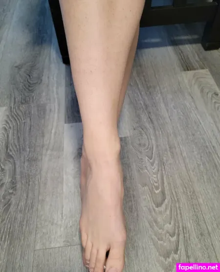 Foundherfeet OnlyFans Thumbnail #0wmWKKGKW2