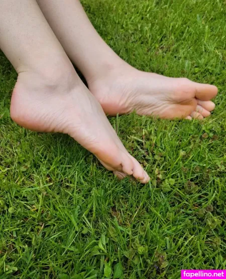 Foundherfeet OnlyFans Thumbnail #2ilwkbsECX