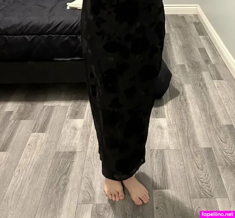 Foundherfeet OnlyFans Thumbnail #oquxstIwMl