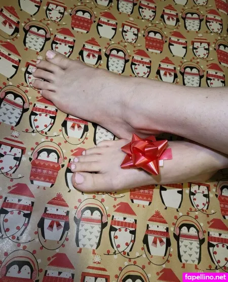 Foundherfeet OnlyFans Thumbnail #oxoaNOUqLl