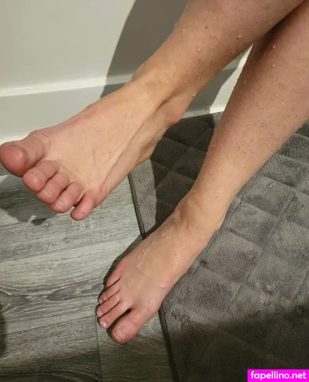 Foundherfeet OnlyFans Thumbnail #pbgDll4kGW