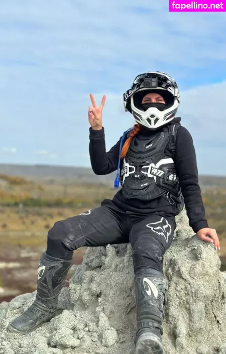 Fox Hobby OnlyFans Thumbnail #MLX1ElrKZ1