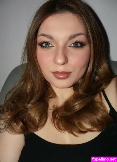 Fox Lisa OnlyFans Thumbnail #EowdrGEiM2