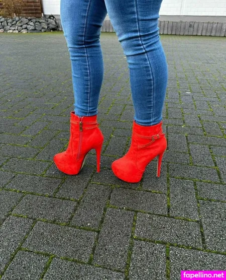 Foxieefeetfree OnlyFans Thumbnail #sMOww8hU2n