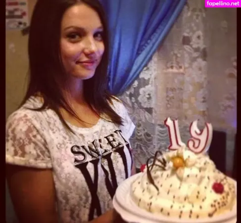 Foxy Di OnlyFans Thumbnail #HshQ1FUKs1