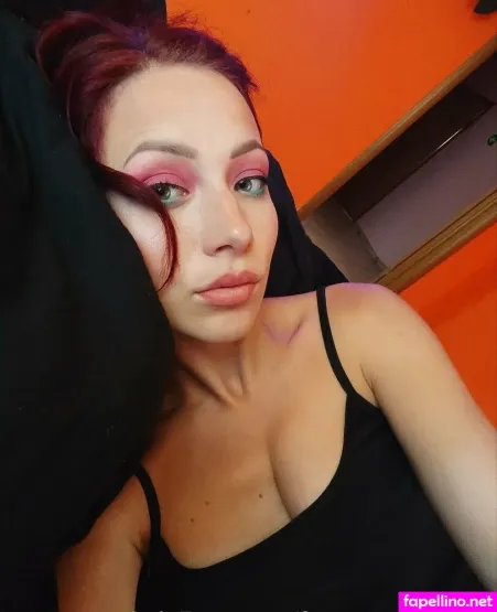 Foxy Emmma OnlyFans Thumbnail #izOUg0isYE