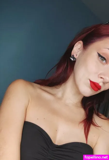 Foxy Emmma OnlyFans Thumbnail #o2dudRhIGD