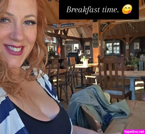 Foxy English Redhead OnlyFans Thumbnail #LeWfm6EN6O