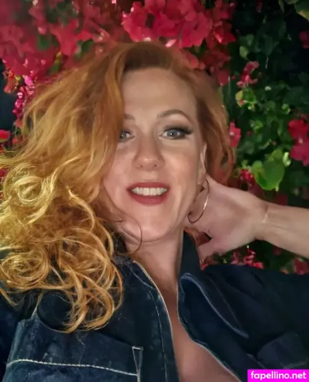 Foxy English Redhead OnlyFans Thumbnail #jiRHJiRPWK