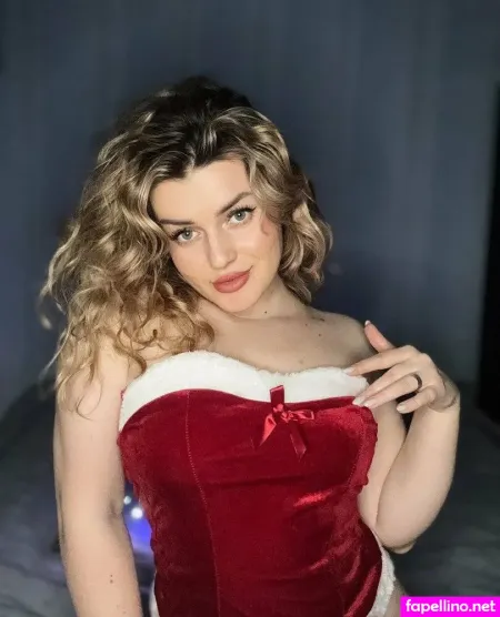 Foxy Lily Main Profile Photo