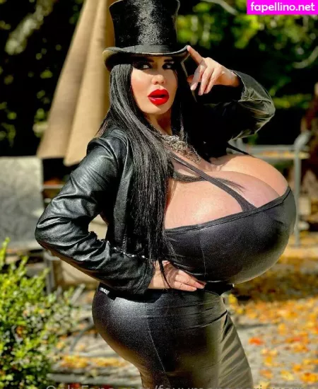 Foxy Menagerie Verre OnlyFans Thumbnail #RNuC9mZV4z