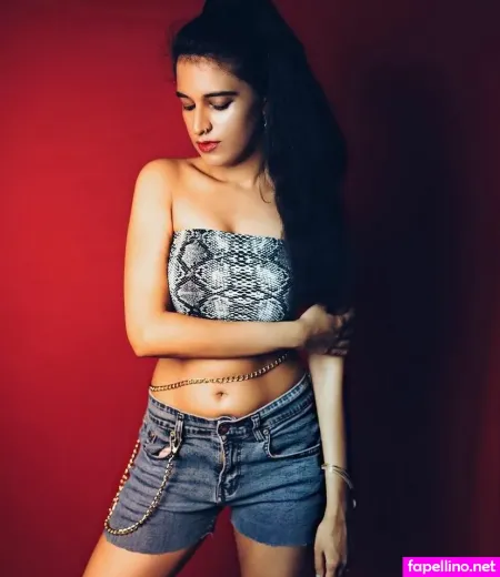 Foxy Queen OnlyFans Thumbnail #lGZWPfM6jM