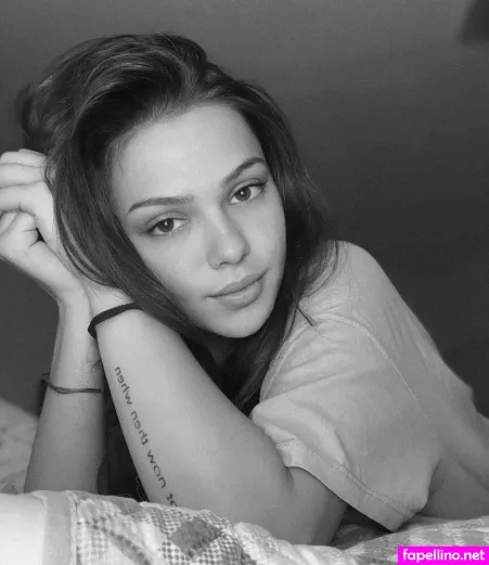 Foxylauragirl OnlyFans Thumbnail #DY7XpaKFuD