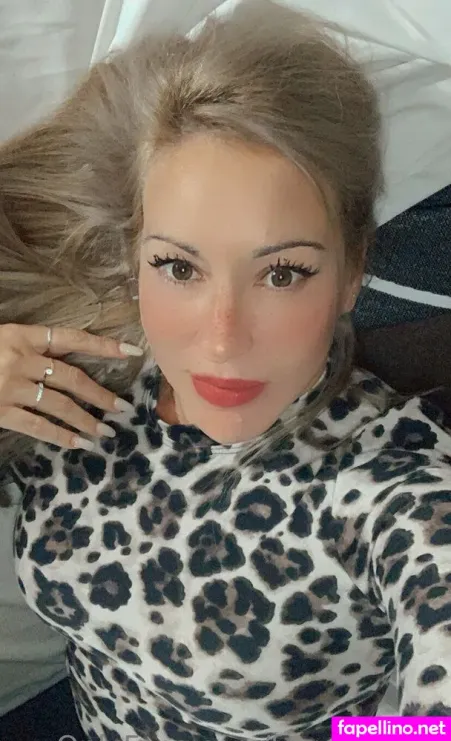 Foxymom77 OnlyFans Thumbnail #h7v8mhp62S