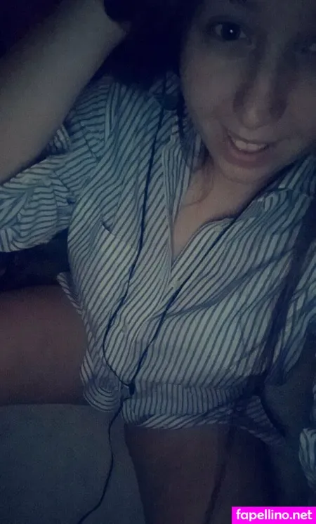 Foxynicole95 OnlyFans Thumbnail #KHe8at2a3Q