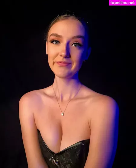 Foxyopheliaa OnlyFans Thumbnail #heznxE9PBR