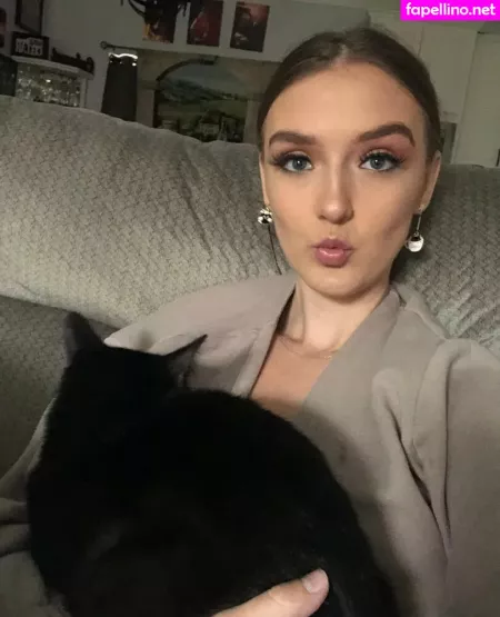 Foxyopheliaa OnlyFans Thumbnail #tL0XZ8o7rV