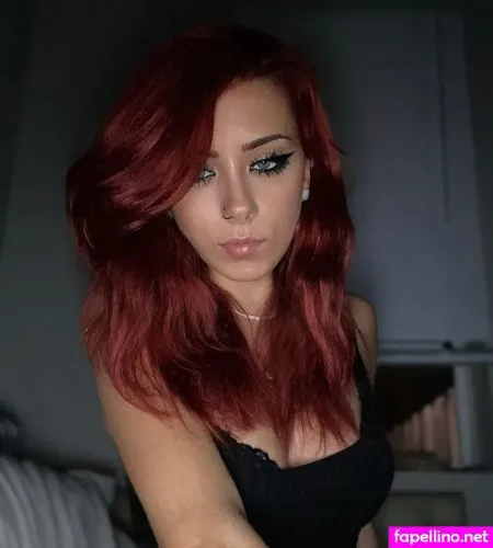 Foxyyraee Main Profile Photo