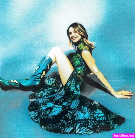 Frances Bean Cobain OnlyFans Thumbnail #qGWyE67aDs
